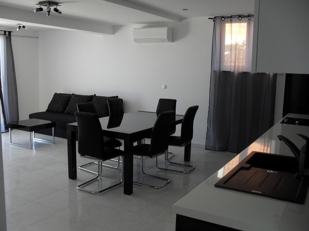Apartments Govic Primošten Rum bild